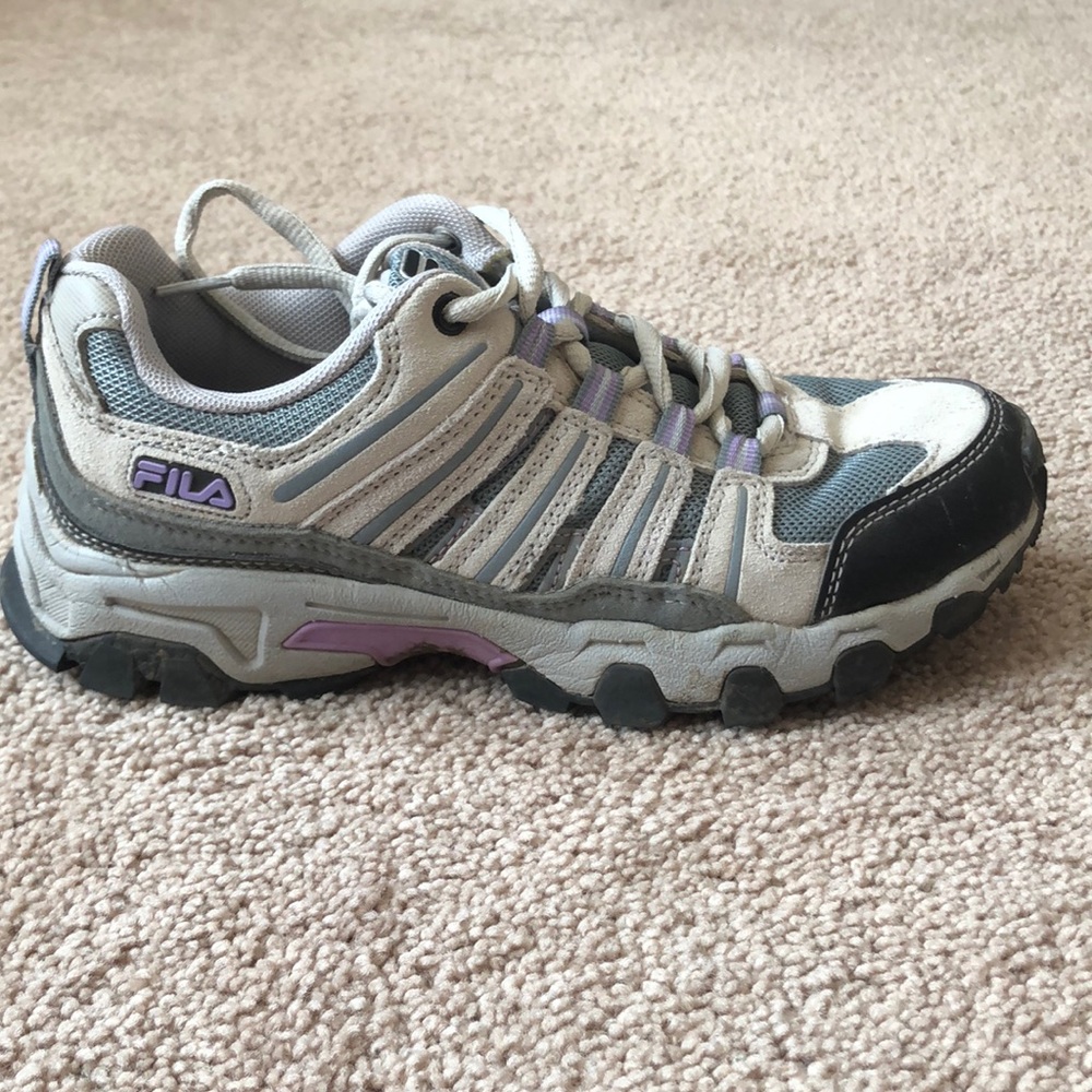 Women’s hiking shoes